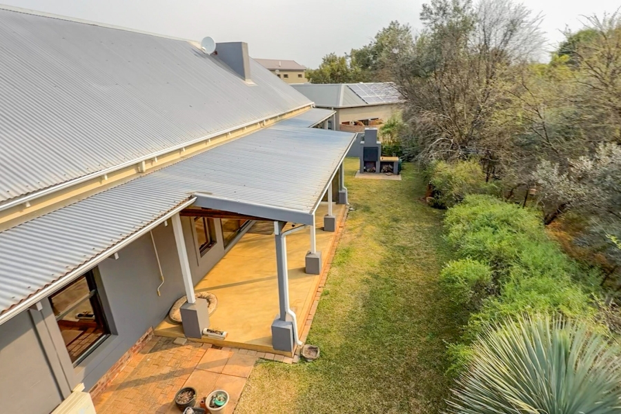 6 Bedroom Property for Sale in The Coves North West